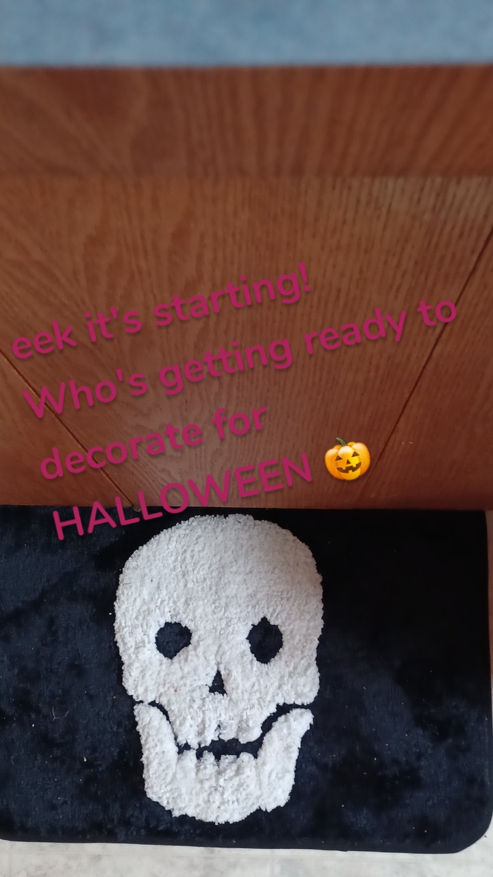 eek it's starting! 
Who's getting ready to decorate for 
HALLOWEEN 🎃 
