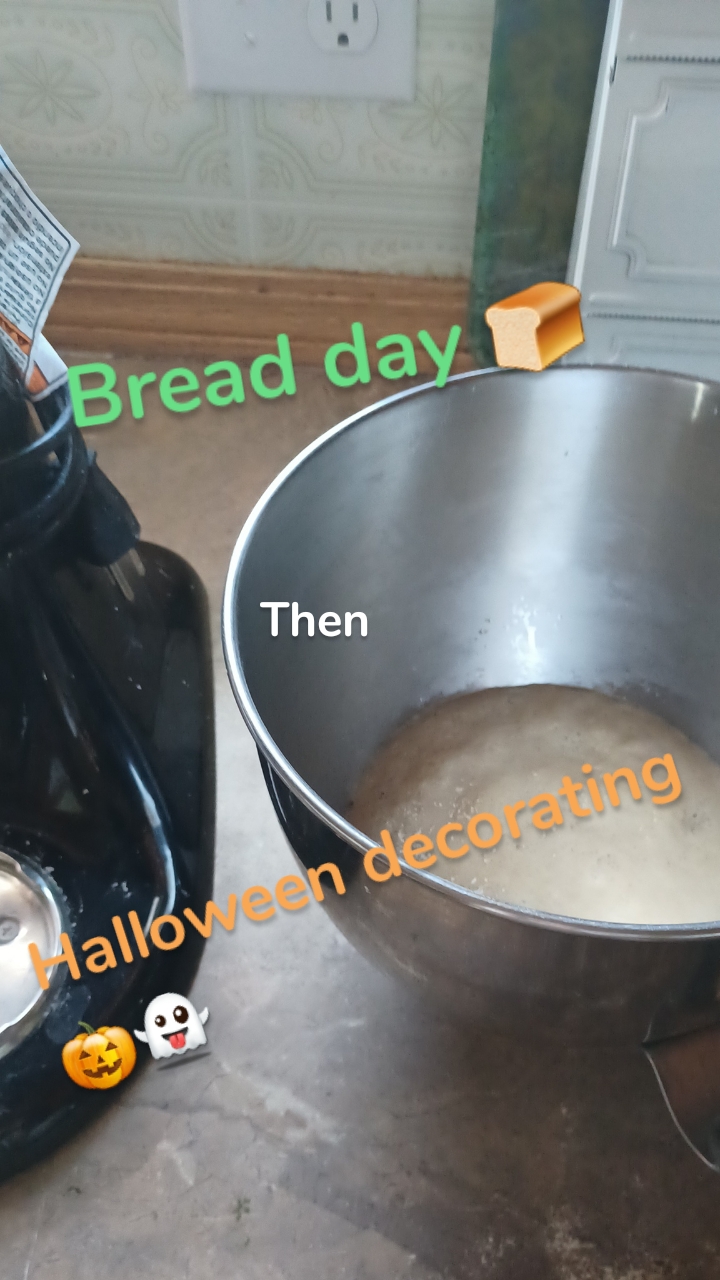 Then Bread day 🍞 Halloween decorating 🎃👻